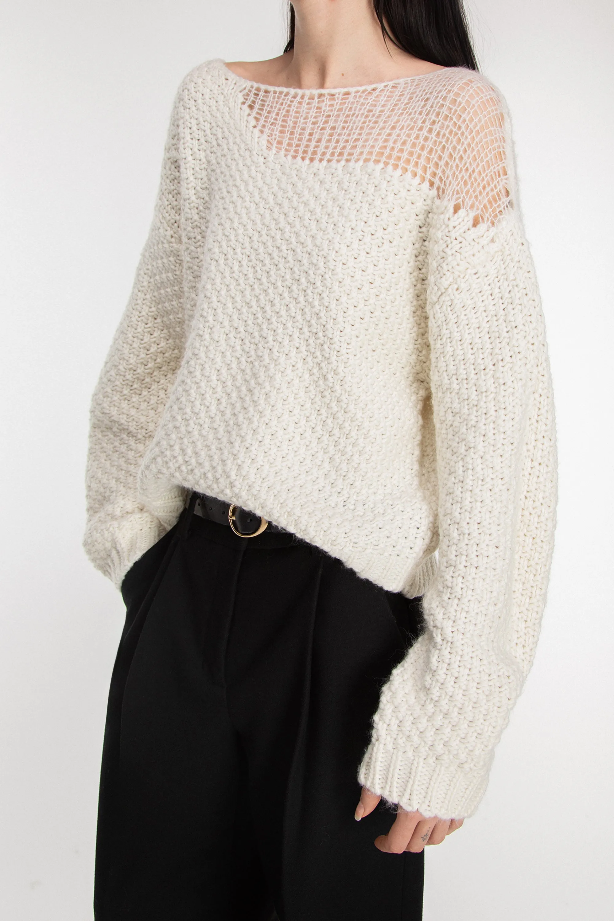 DISTRESSED DETAIL SWEATER