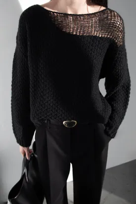DISTRESSED DETAIL SWEATER