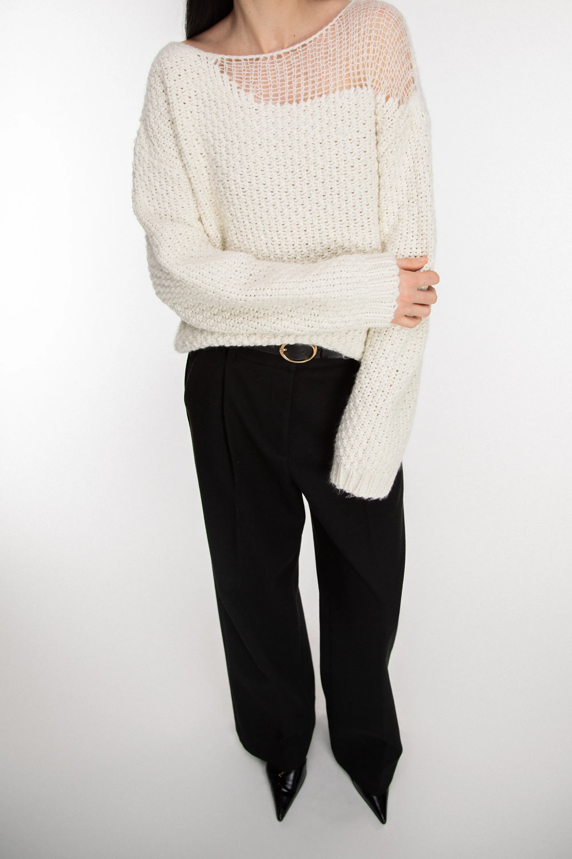 DISTRESSED DETAIL SWEATER